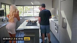 Real Wife Stories - (Courtney Taylor, Keiran Lee) - Courtney Lends A Helping Render unnecessary - Brazzers